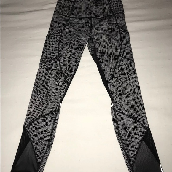 Lululemon leggings size 4 - Picture 2 of 6